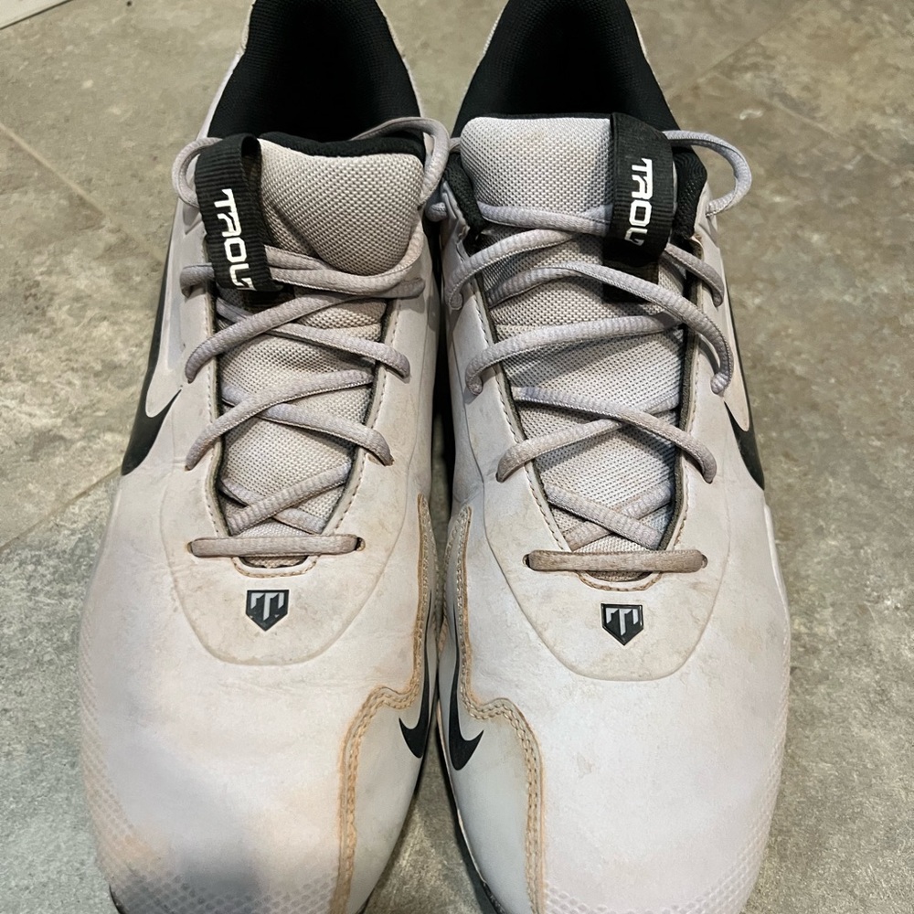Nike Trout Men's Gray and Black Baseball Cleats